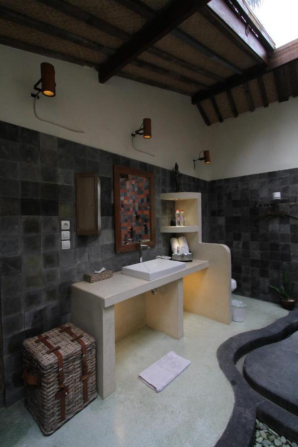 Villa Blue Steps Yogyakarta Exteriör bild