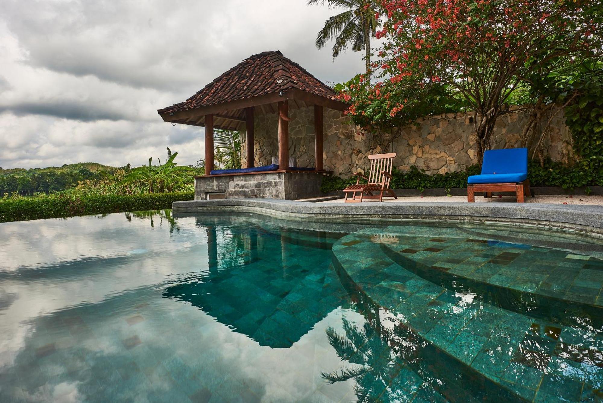 Villa Blue Steps Yogyakarta Exteriör bild